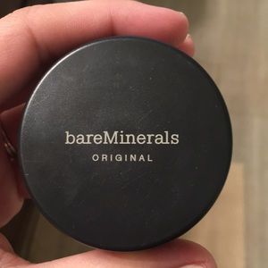 Medium beige original bareMinerals foundation